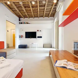 https://reginella-rome.it-romehotels.com